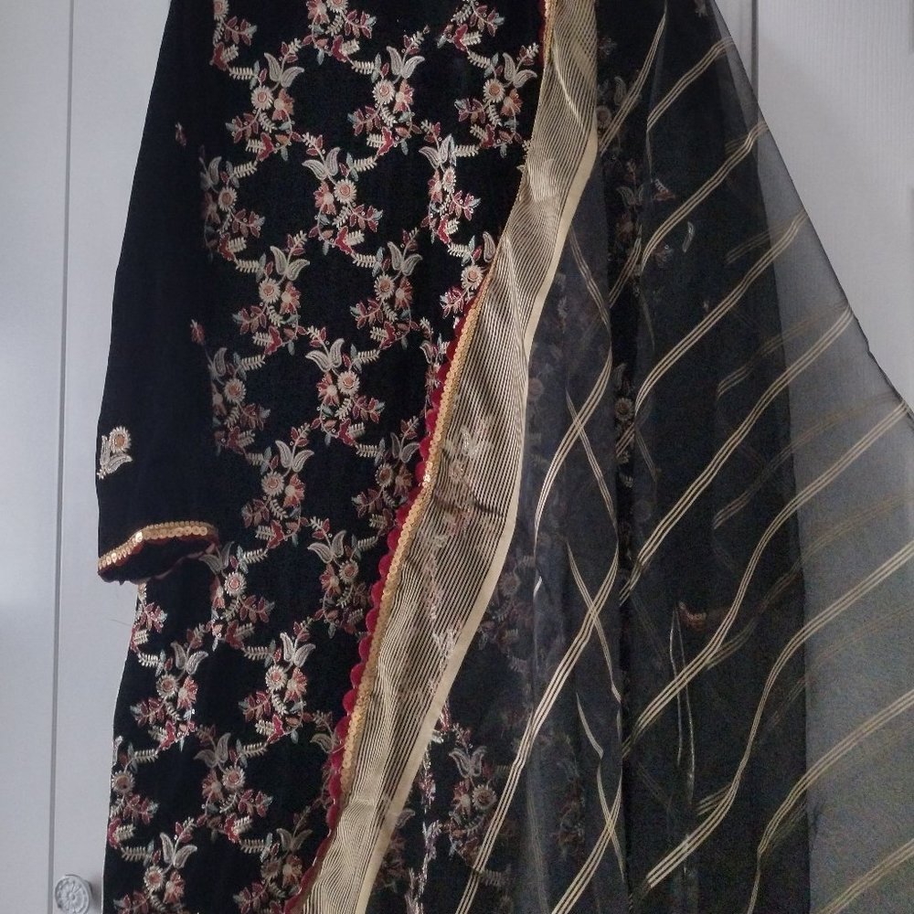 Pakistani/indian Embroidered Black velvet 3 piece kameez trouser